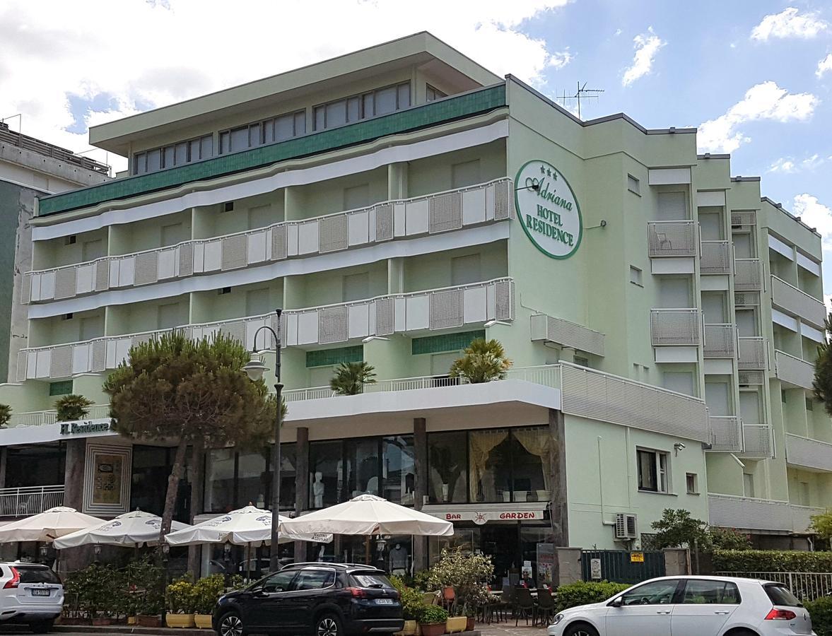 Hotel Residence Adriana Чезенатико Екстериор снимка