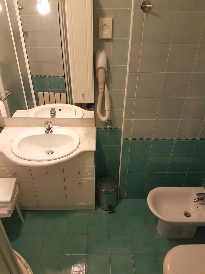 Hotel Residence Adriana Чезенатико Екстериор снимка
