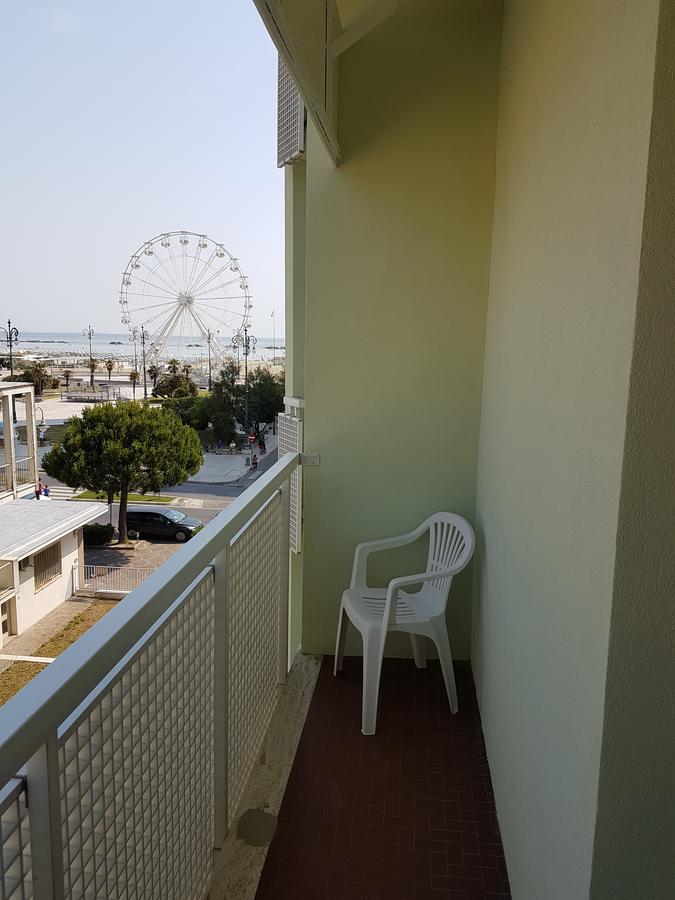 Hotel Residence Adriana Чезенатико Екстериор снимка